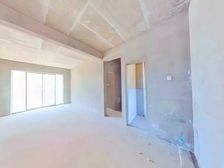 花香满径 4室2厅3卫 毛坯 107万元