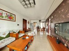 一手业主,诚心出手,配套齐全,视野开阔,采光好!