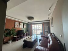 1.5 仅102万!渝中朝天门江景房 小什字双轻轨 拎包入住