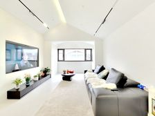 新上 九号线地铁口 送30平露台 精装修一年时间 已加装电梯