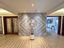 金湖广场地铁1号线东方明珠花园 180万 6室3厅2卫 普通