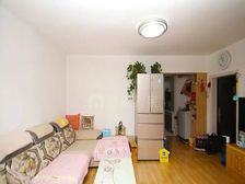 燕山羊耳峪里正规两居 中楼层装修好