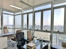 无中芥费 汉银广场一线望江 365方51格局 精装带家具