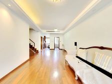 顶楼复式 板式南北通 婚房装修拎包入住 电梯正在装