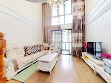 电梯挑空复试 带几个露台 精装修拎包入住 带个产权车位