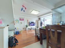 新上!加装电梯!复式露台精装修 随时可看!不靠马路!