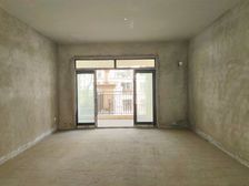 巴国城附近 纯洋房小区,带入户花园,带露台业主急售