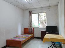 渝中双钢路南向一居 满五中装低层 48平仅110万