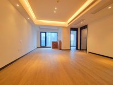 轻轨旁 渝中化龙桥 138平精装四房双卫 翡翠云阶