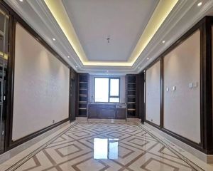 西南五环 改善大户型,精装修5室3卫,独立餐厅,随时看房