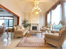 产证面积是515.26平米 占地900平 全明地下室