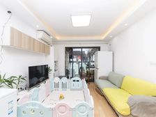 高铁新城 鑫之苑 · 装修3室 采光无遮挡 轻轨旁