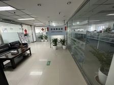 化信大厦1054 精装修带家具 随时看房