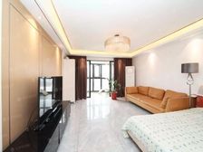 品质小区 高区全南户型 有停车位 带三个阳台 业主诚心出售!