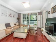 稀有品质,直降60W,近公园苏州河,小区中间位置,一梯两户。