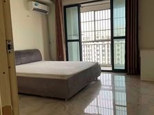 位置好不靠路,户型方正南北通透,业主诚售价格可谈,看房方便