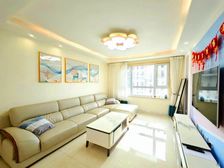 世纪广场 万龙世纪城 精装修两居室 楼龄新 楼层好小高层