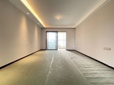 学仕府144平南北通透四房,小区中心位置,安静舒适。