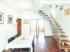 润德半岛顶复楼梯房161平158万随时看房