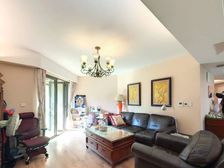 满五一套,精装地暖中秧空调拎包住,有车位,安静位置