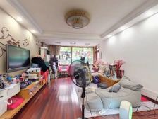 嘉骏香山苑 一楼3室2厅 带大花园