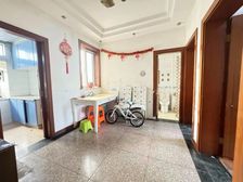 (双南方厅房东诚心出售)小区中心位置 价格好谈