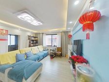 三房朝南,新风系统,小区中间位置,有固定车位,拎包入住