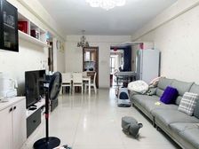 万科沁园 南向三房 品牌物业 中层 采光通风好 拎包入住