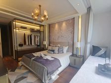 国泰海韵华府 温馨舒适毛坯4居室带车位 小区安静 家电齐全