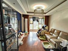 南北通透金域公园3室1厅精装修