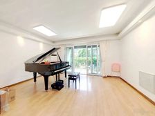 满五年带私家花园的洋房,采光充足,3房2卫户型正气