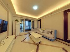 保利品质小区位置好,采光好,精装修,满5年户型方正