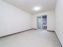 带电梯的上叠别墅,环境静谧舒适,空关有钥匙。