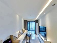 保利罗兰国际 诚心出售 送车位 送家私家电 价格可谈 包税费