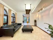 兰乔新出 过杂志的房子 中心位置独栋,屋况,诚意出售