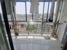 主卧朝南,一梯两户,小区中心位置,精装修