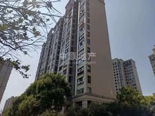 主卧朝南,电梯房,小区中心位置,采光充足,精装修