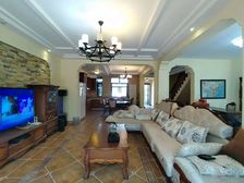 急售临港泥城 蓝色城邦 下叠前后花园送地下室 精装,