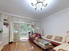 买房免用 看房随时 南北通两房,带大花园,满五税少,精装修