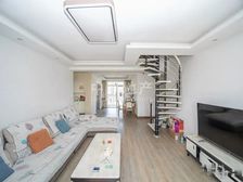 送阁楼,河景房,满五为一,自住精装5年,拎包入住