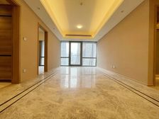 解放碑头排丶两江交汇丶来福士精装两房丶随时看房丶欢迎咨询