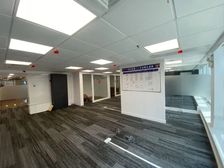 东风路国信大厦 60元带装修 拎包入驻 即看即用