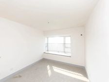 时代上院 毛坯好房 房东着急卖掉回老家 可以大刀的房子