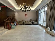 凤凰洲稀缺地铁口豪装端户别墅,捡漏价直降200个,书包碟子湖