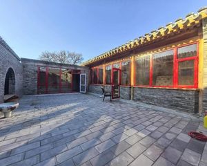 鼓楼脚下简装四合院,标准老北京风格,适合接待货居住