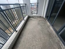 5000/平方买御品缔景湾108平方3房2厅,毛坯房南向有证