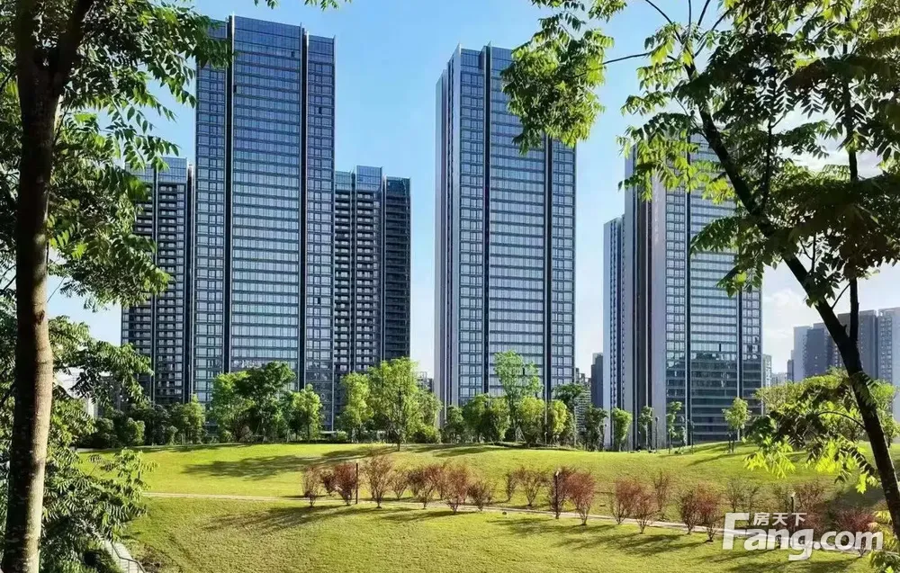（首付低41万）江北嘴CBD，177大平层现房，全景玻璃外墙