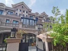 大虹桥徐泾 新出联排 精装带私家电梯 前后带花园 带双车位