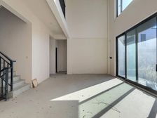 沿河双拼别墅 两套一起卖 南入户 南北双花园 视野佳