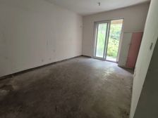 铃兰下叠,1复2带超大花园,4房3卫,适合一大家人居住